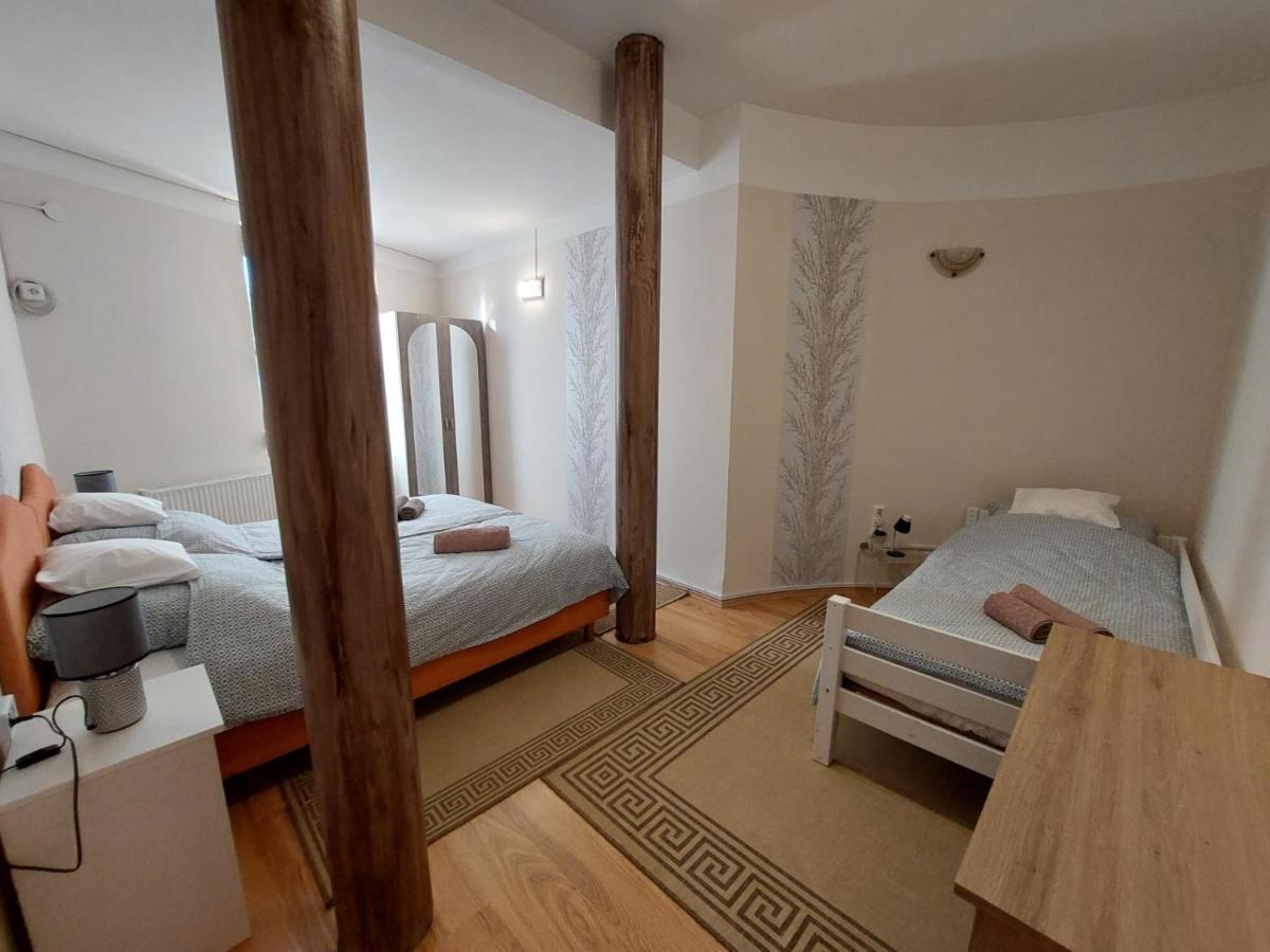 CsaládBarát Vendéglak Szegedi Magánszálláshely 9 fő részére, nagycsaládok és baráti társaságok részére Extérieur photo