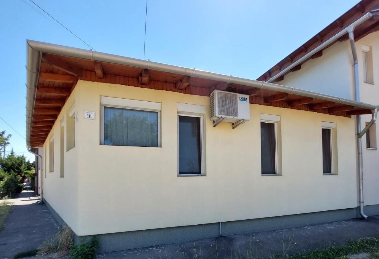 CsaládBarát Vendéglak Szegedi Magánszálláshely 9 fő részére, nagycsaládok és baráti társaságok részére Extérieur photo