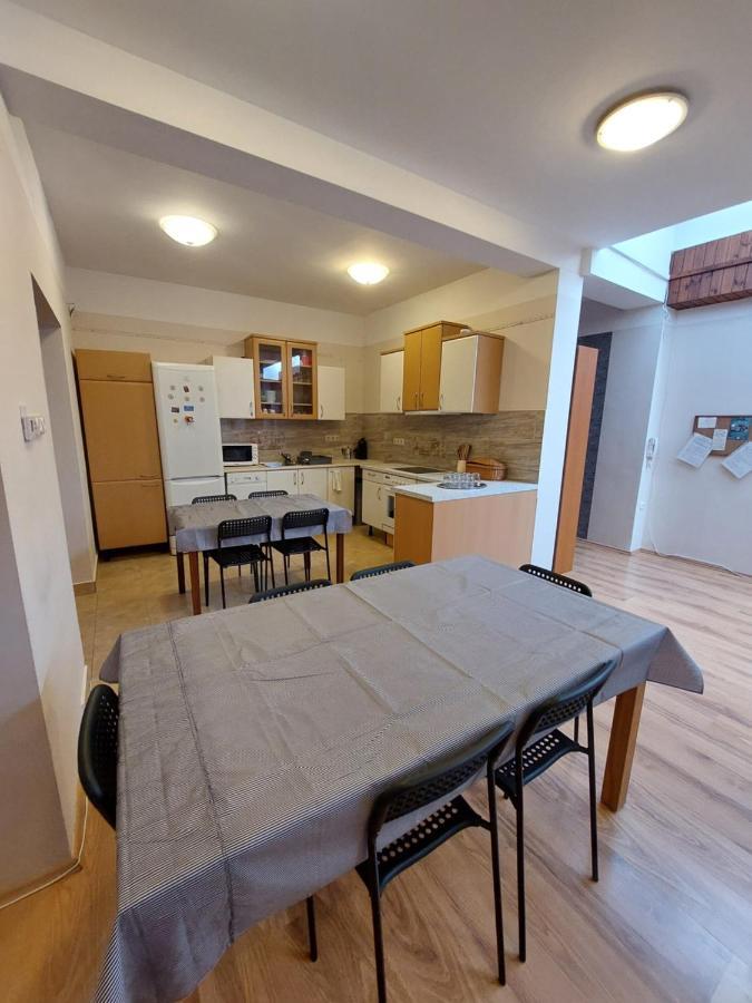 CsaládBarát Vendéglak Szegedi Magánszálláshely 9 fő részére, nagycsaládok és baráti társaságok részére Extérieur photo