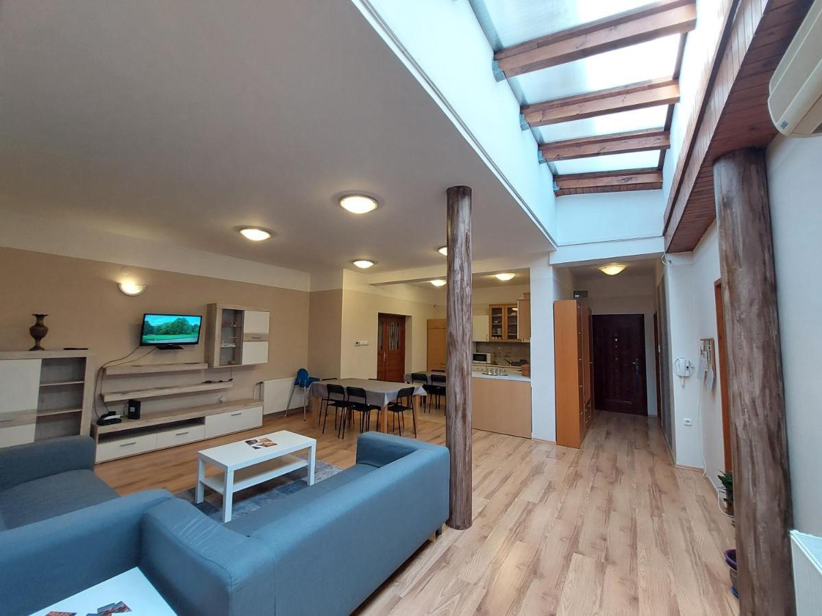 CsaládBarát Vendéglak Szegedi Magánszálláshely 9 fő részére, nagycsaládok és baráti társaságok részére Extérieur photo